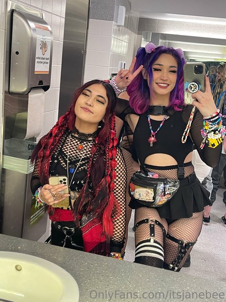 Jane Beeb pornstar exclusive pics