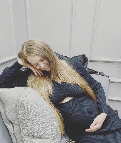 Zoe Salmon pornstar free pictures