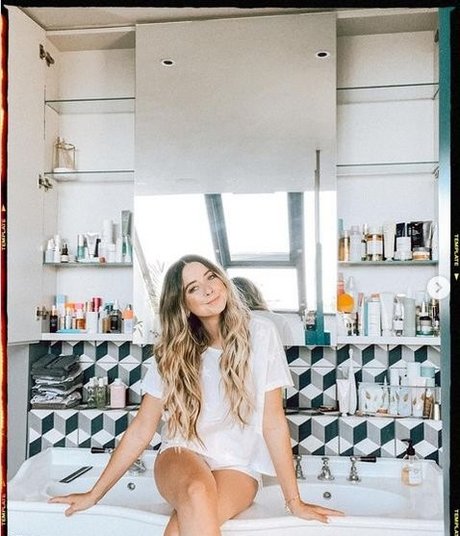 Zoe Sugg hd pornstar photos