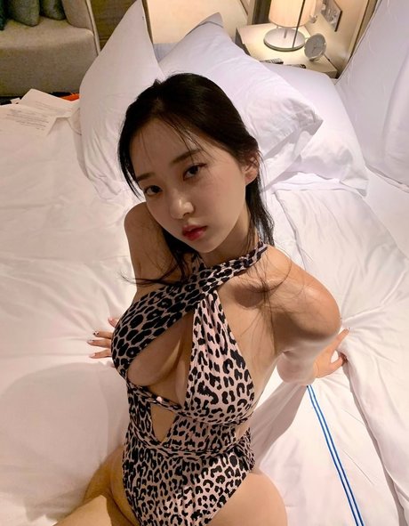 Zennyrt hot actress galleries