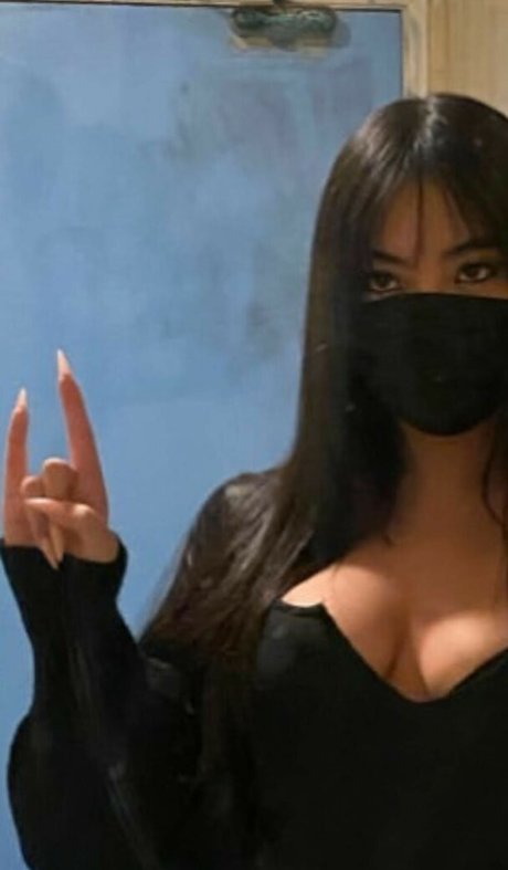 _estherng hd actress pics