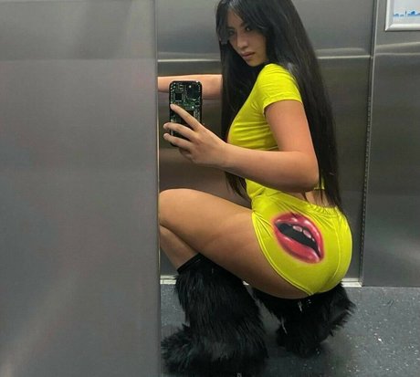 _estherng hd actress photo