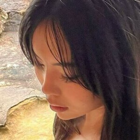 _estherng exclusive model pictures