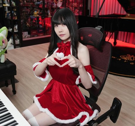 Rus Piano erotic pornstar image
