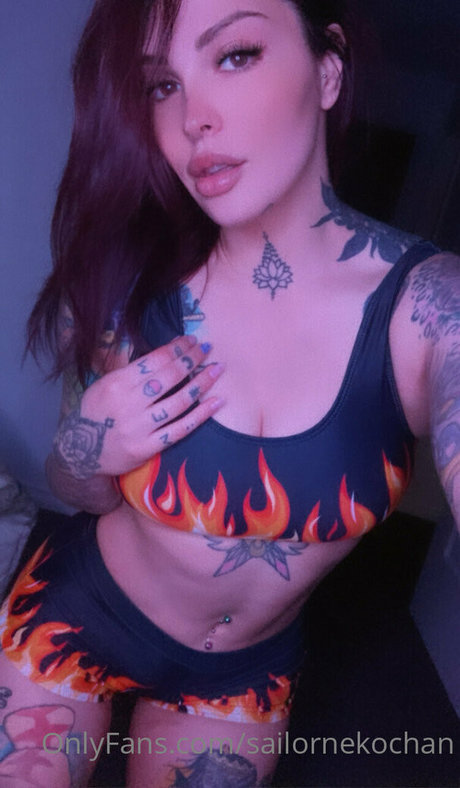 sailornekochan model naked pics