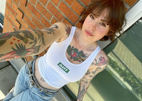 bride onlyfans top pic