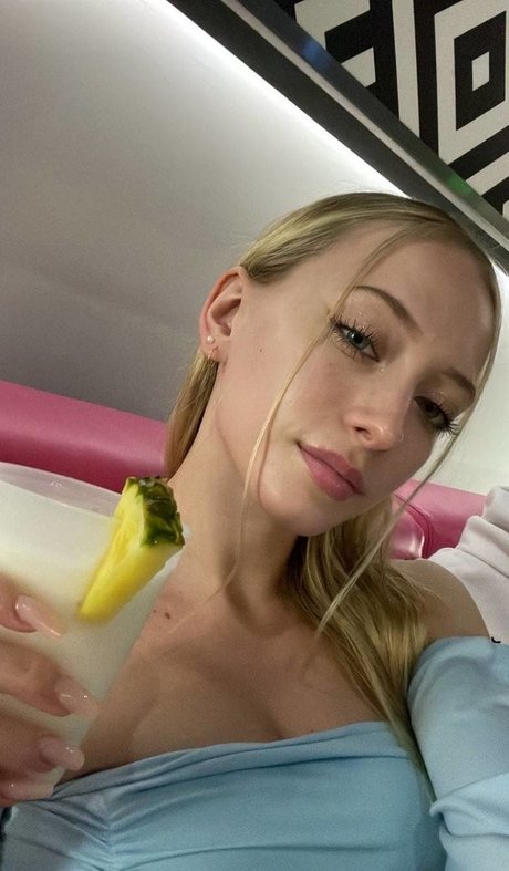 Sophia Diamond model free photos