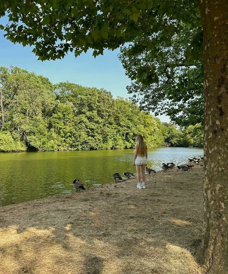 Sophia Diamond nude actress pic