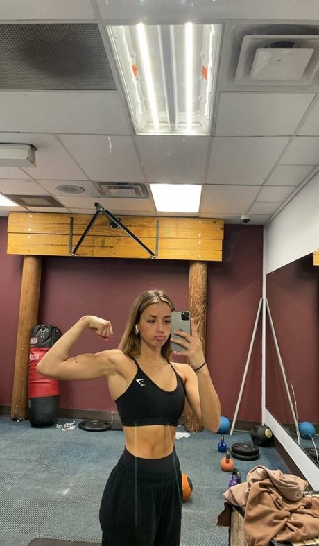 Sadie Mckenna nudes model images