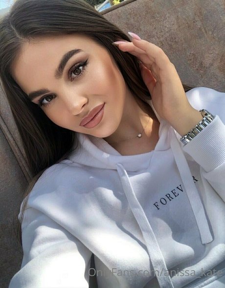 Anissa KATE beautiful actress photo