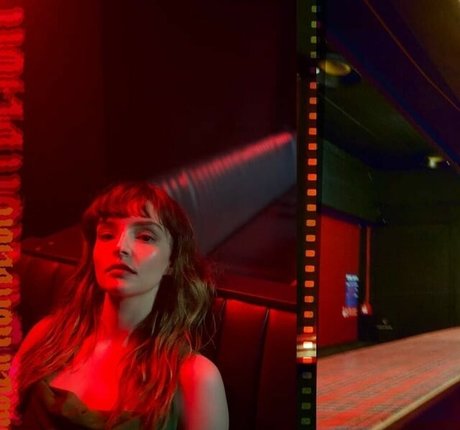 Lauren Mayberry model sex gallery