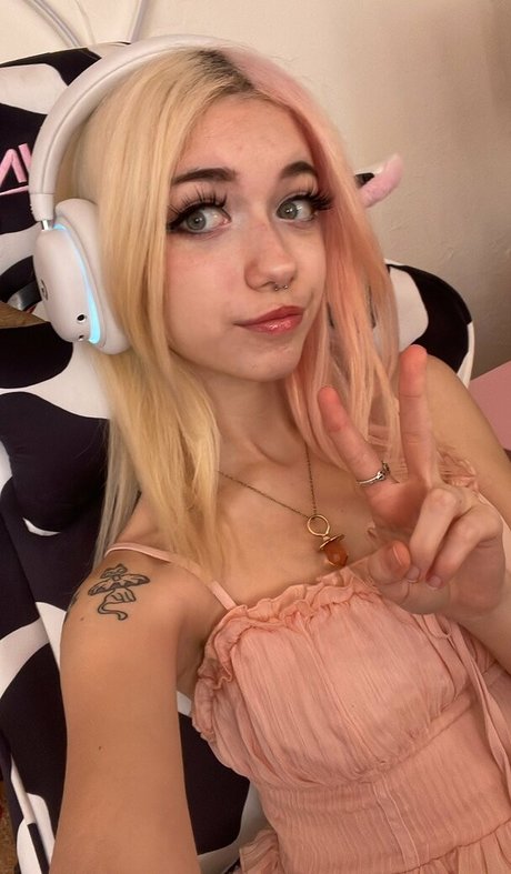 Iluvmeww model pretty photo