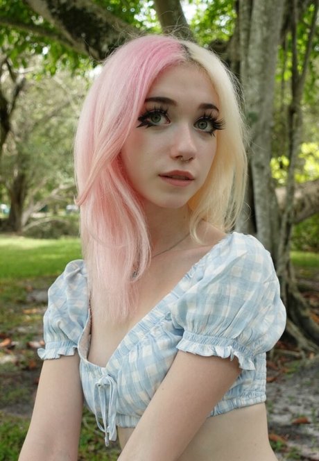 Iluvmeww nudes star img