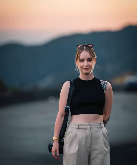 Sonja Reid pornstar naked picture