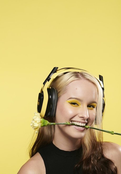 Sonja Reid nudes actress img