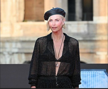 Charlize Theron pretty model archive