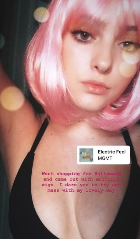 Willow Shields best pornstar img