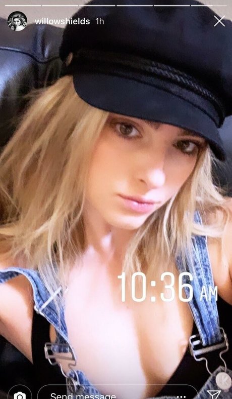 Willow Shields high quality actress picture