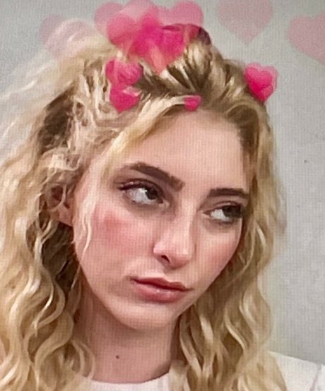 Willow Shields nice actress photos