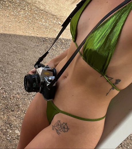 Willow Shields xxx model photos