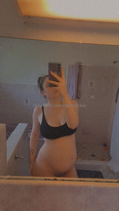 Wetmickie nude pornstar pics