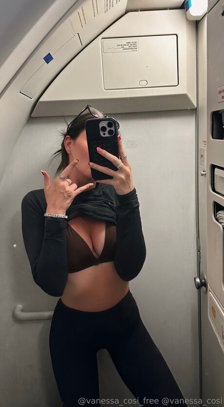 Vanessa Cosi Free model naked photo