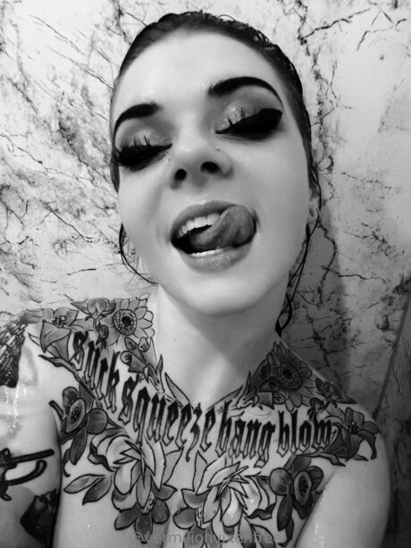 Vermilionvixenfree model pornographic pics