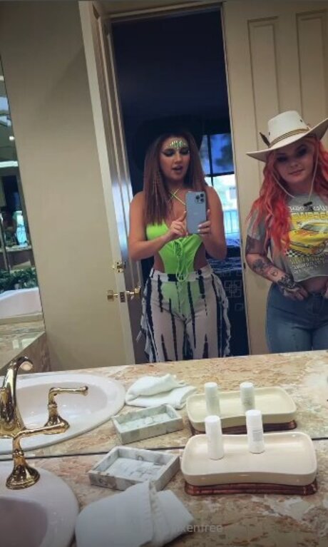 Vermilionvixenfree art star picture