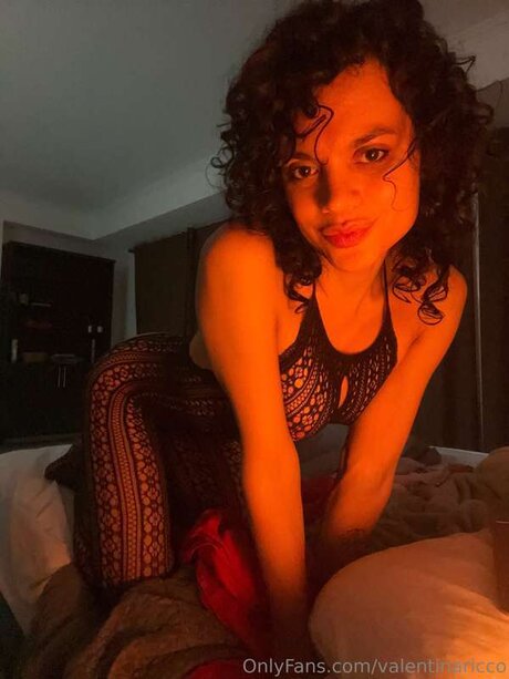 Valentinaricco model adult pic
