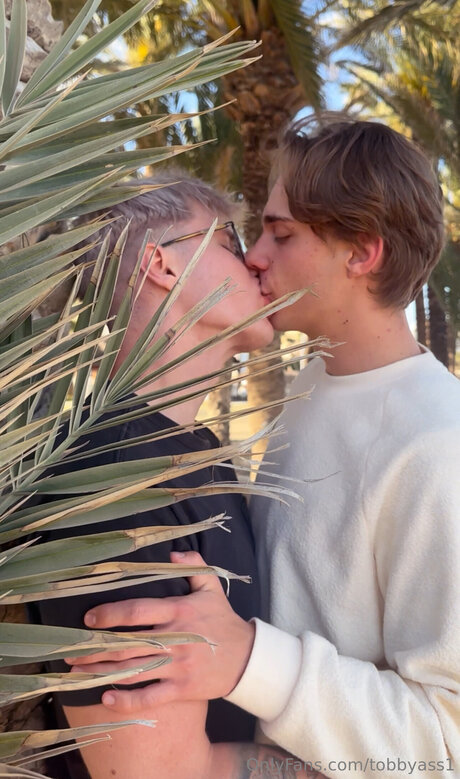 Tobbyass1 exclusive model pic