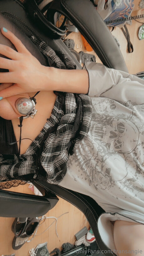 Transangie hd actress img