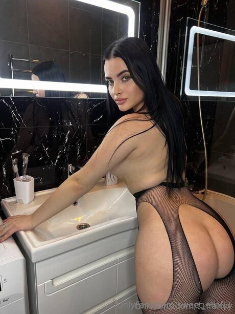 Sweet Ella03 nude model pictures