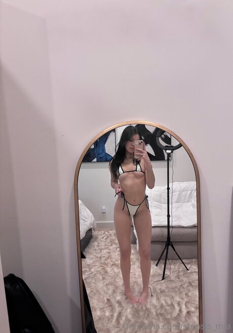 Stepsis Mia hot actress pictures