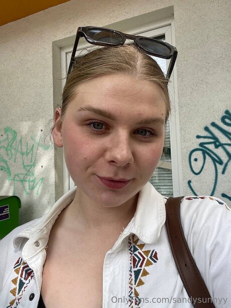 Sandysunnyy model naked img