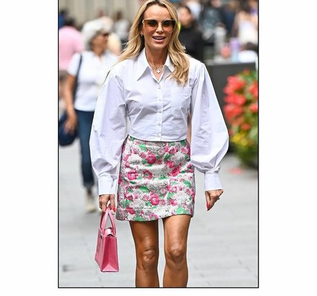 Amanda Holden adult star img