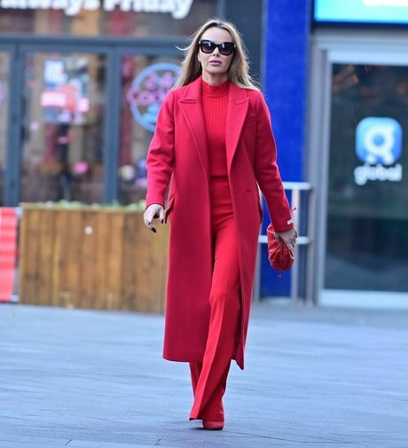 Amanda Holden pornstar free photo