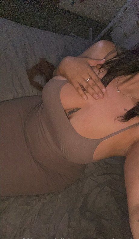 Mirrorgirlkim free model photo