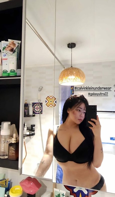 Jung Hye Bin beautiful actress pics