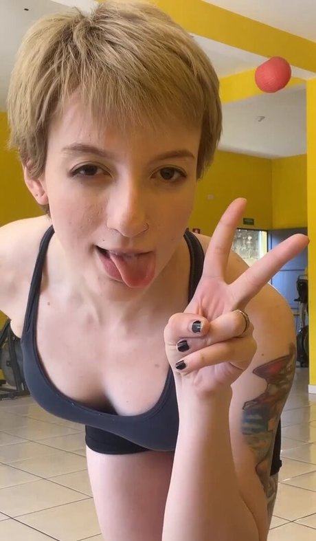 Akemy Sama exclusive pornstar pictures