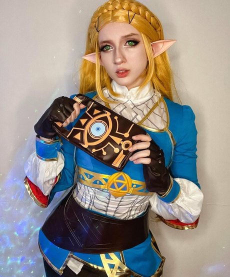 Akemy Sama hd model picture