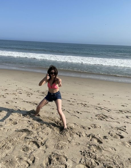 Laura Marano free pornstar photos