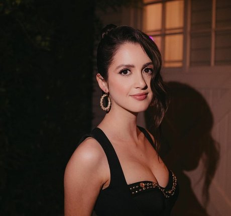 Laura Marano best star archive