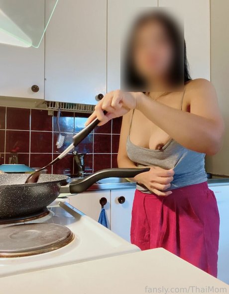 ThaiMom nudes star pictures