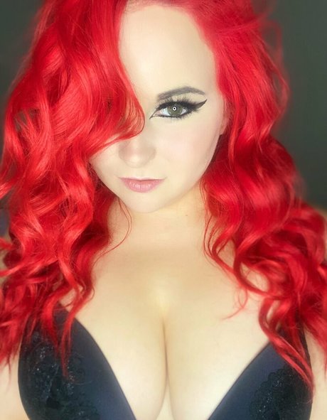 sierranyxfree star erotic picture