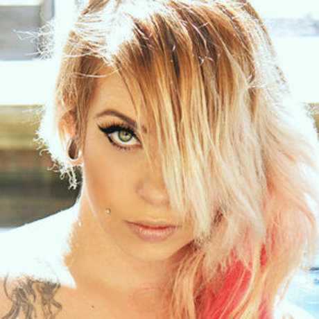 Lexi Love Profile pic