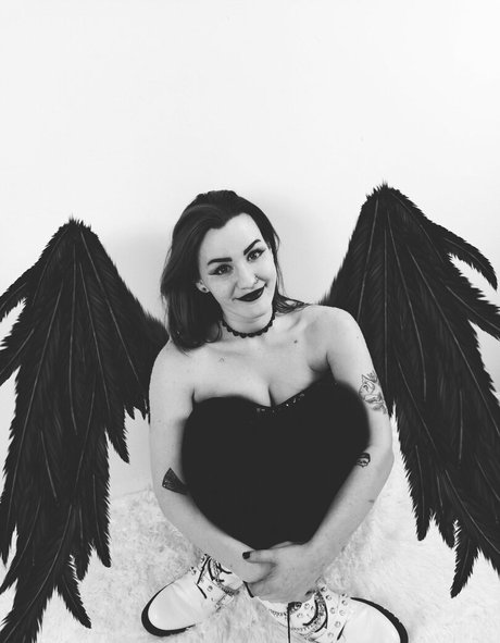 ConcealedBones nudes actress pics