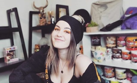 ConcealedBones beautiful model pics