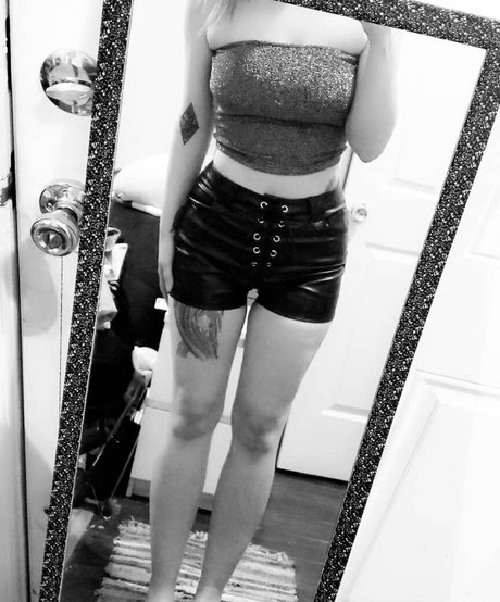 ConcealedBones naked pornstar img