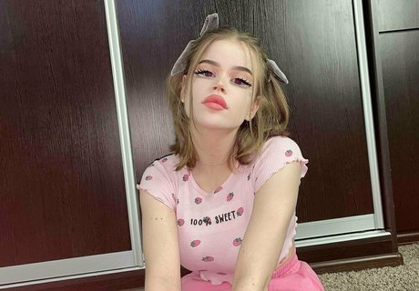 lil ninas model naked img