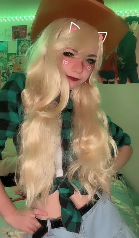 Stardustcos nude model photos